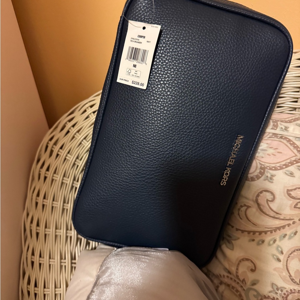 NWT Michael Kors Tech/Make-up bag. $228 retail. - Picture 4 of 4